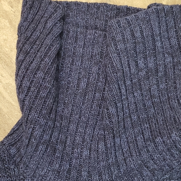 Dark blue knit Hillary Radley sweater. M. - Picture 3 of 5